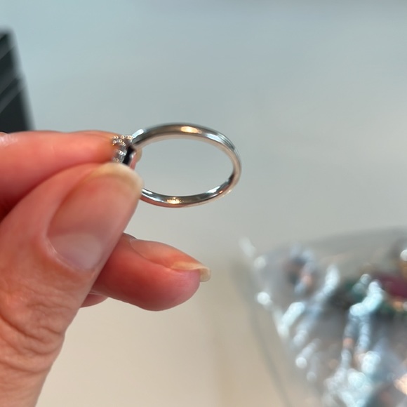 Diamond ring - Picture 2 of 2